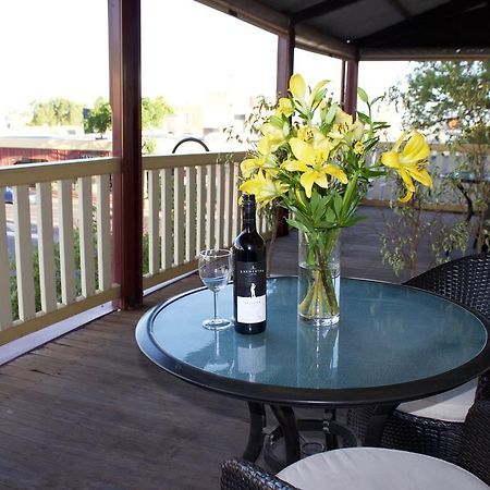 Balcony On Sixth Lodge Murray Bridge Εξωτερικό φωτογραφία