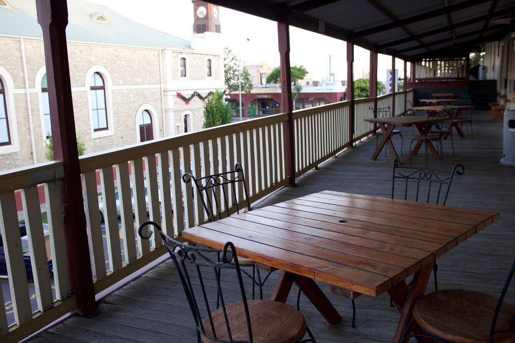 Balcony On Sixth Lodge Murray Bridge Εξωτερικό φωτογραφία