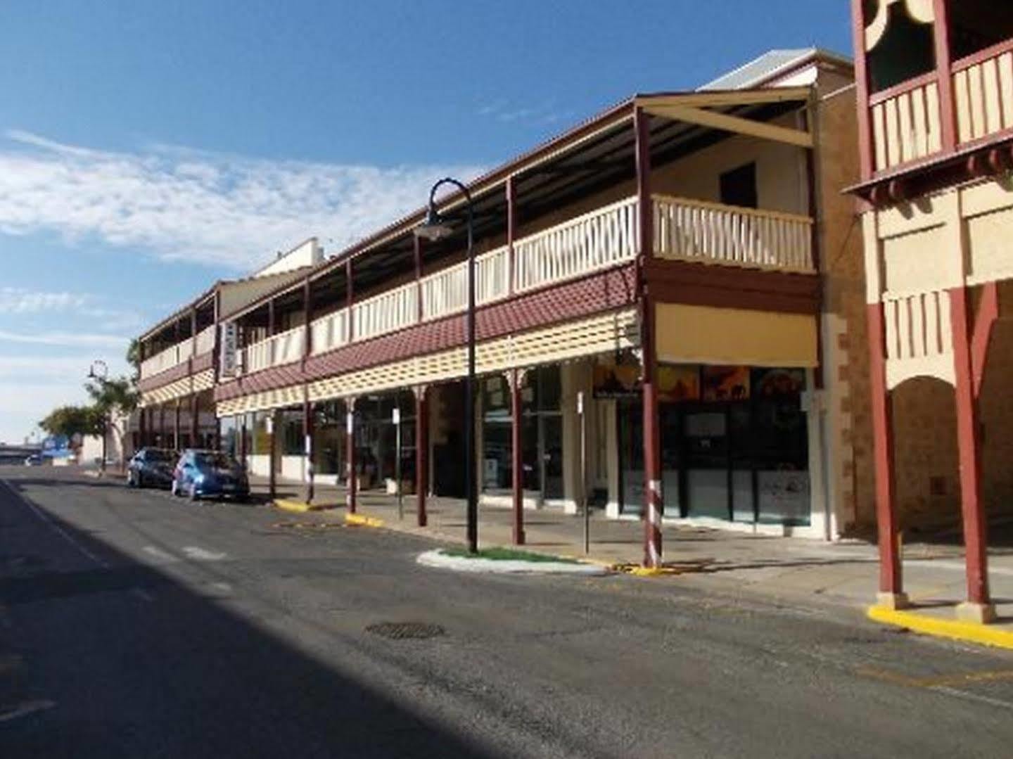 Balcony On Sixth Lodge Murray Bridge Εξωτερικό φωτογραφία