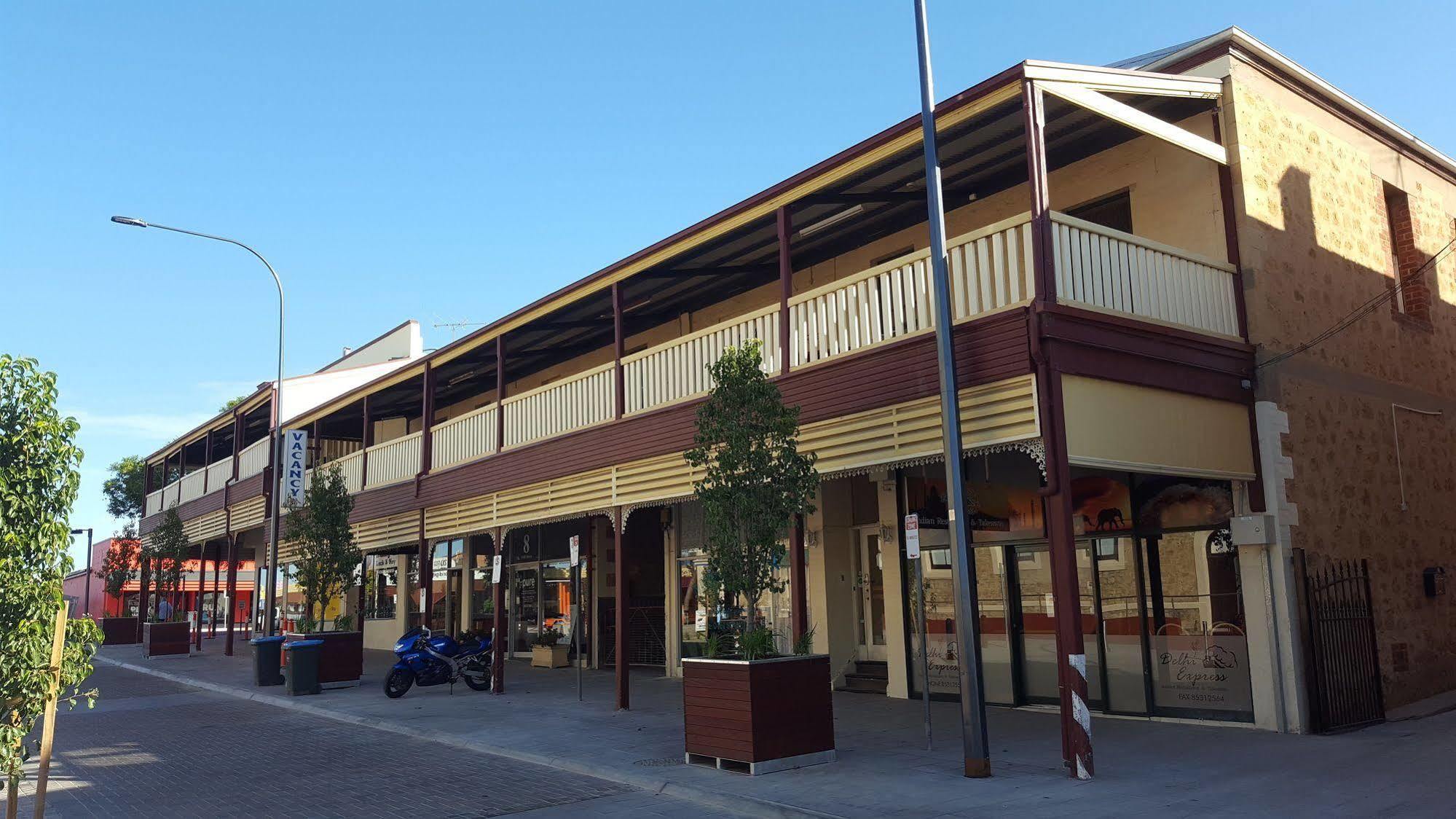 Balcony On Sixth Lodge Murray Bridge Εξωτερικό φωτογραφία