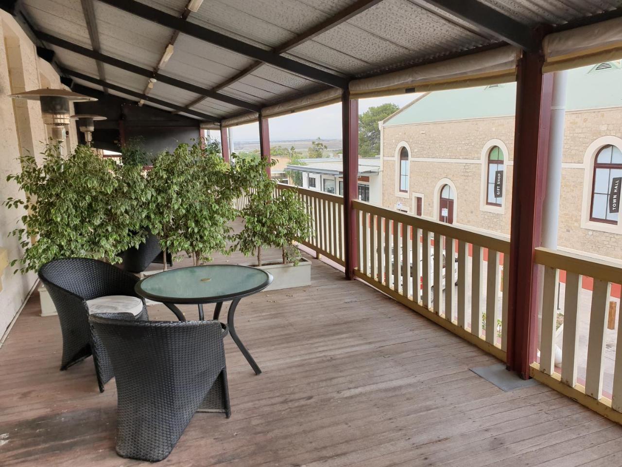 Balcony On Sixth Lodge Murray Bridge Εξωτερικό φωτογραφία